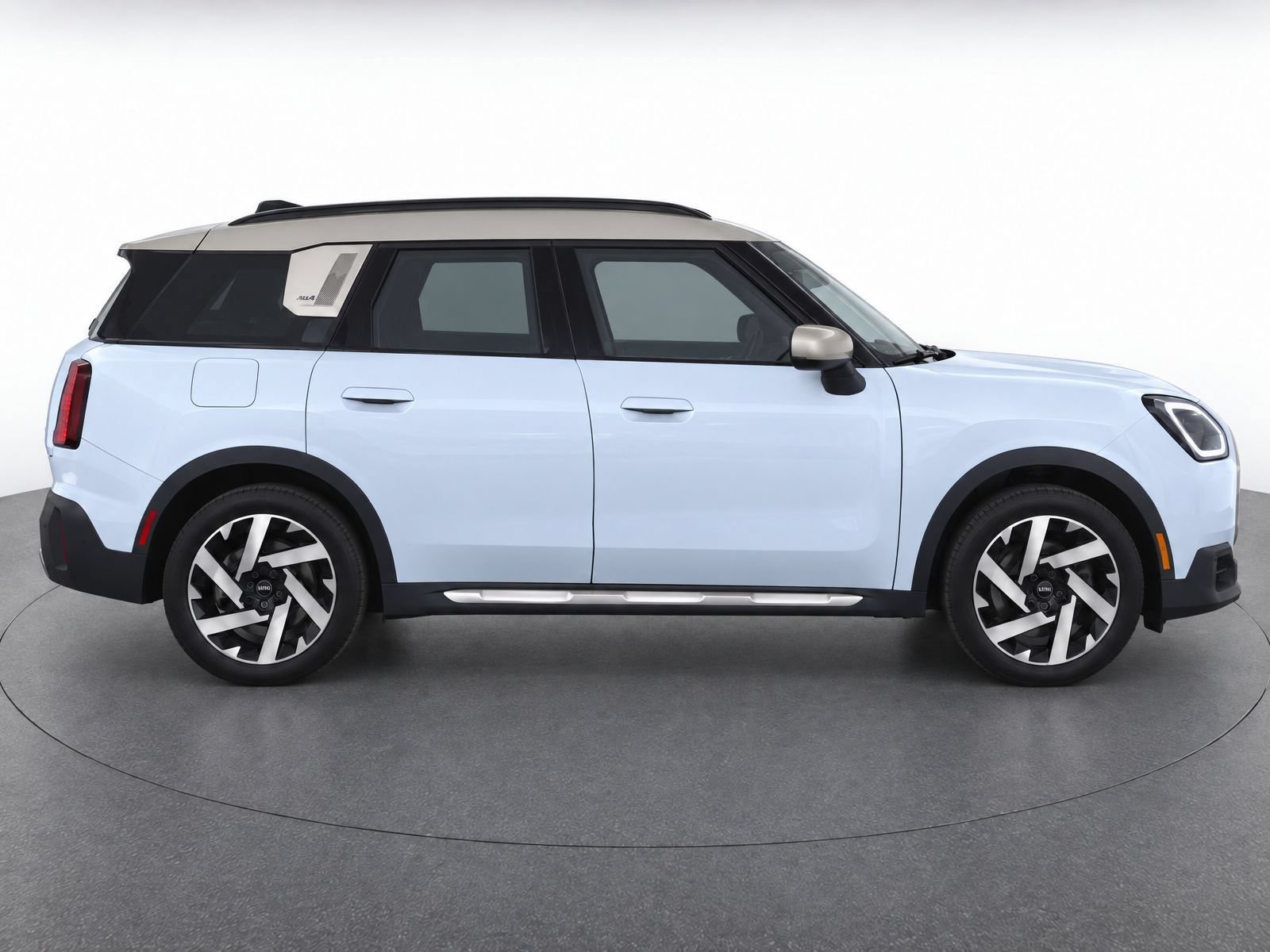 Certified 2025 MINI Cooper Countryman S AWD/4WD image 4