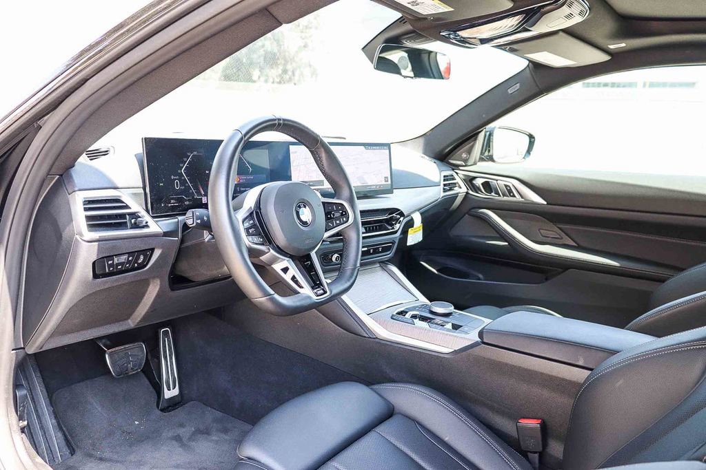 Used 2025 BMW 430i Coupe w/ M Sport Package image 17