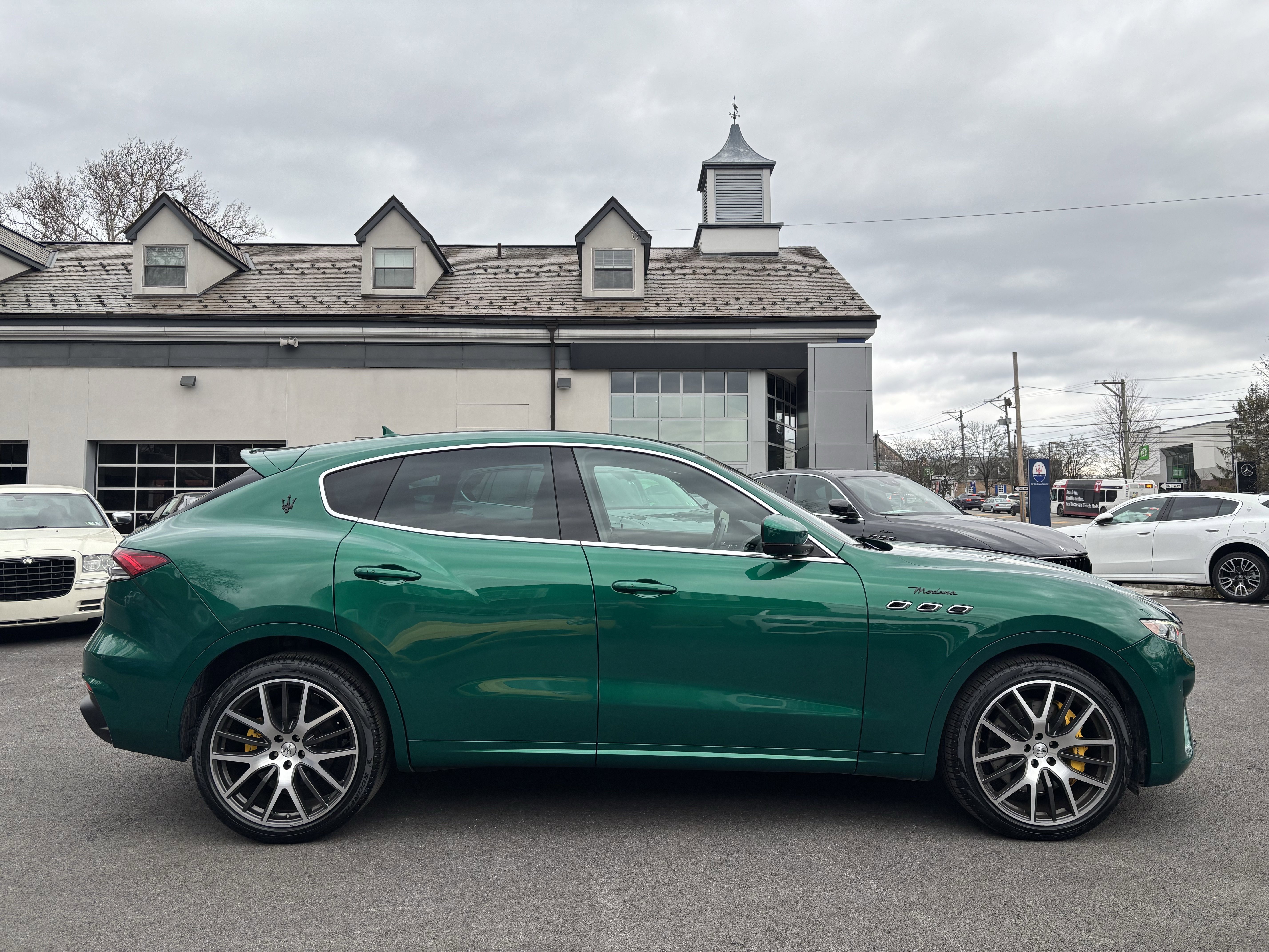 Used 2022 Maserati Levante Modena AWD/4WD image 5