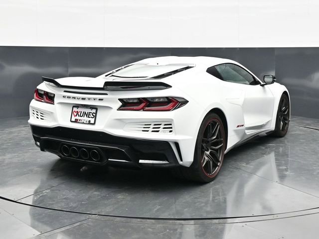 Used 2024 Chevrolet Corvette Z06 w/ Stealth Interior Trim Package RWD image 7