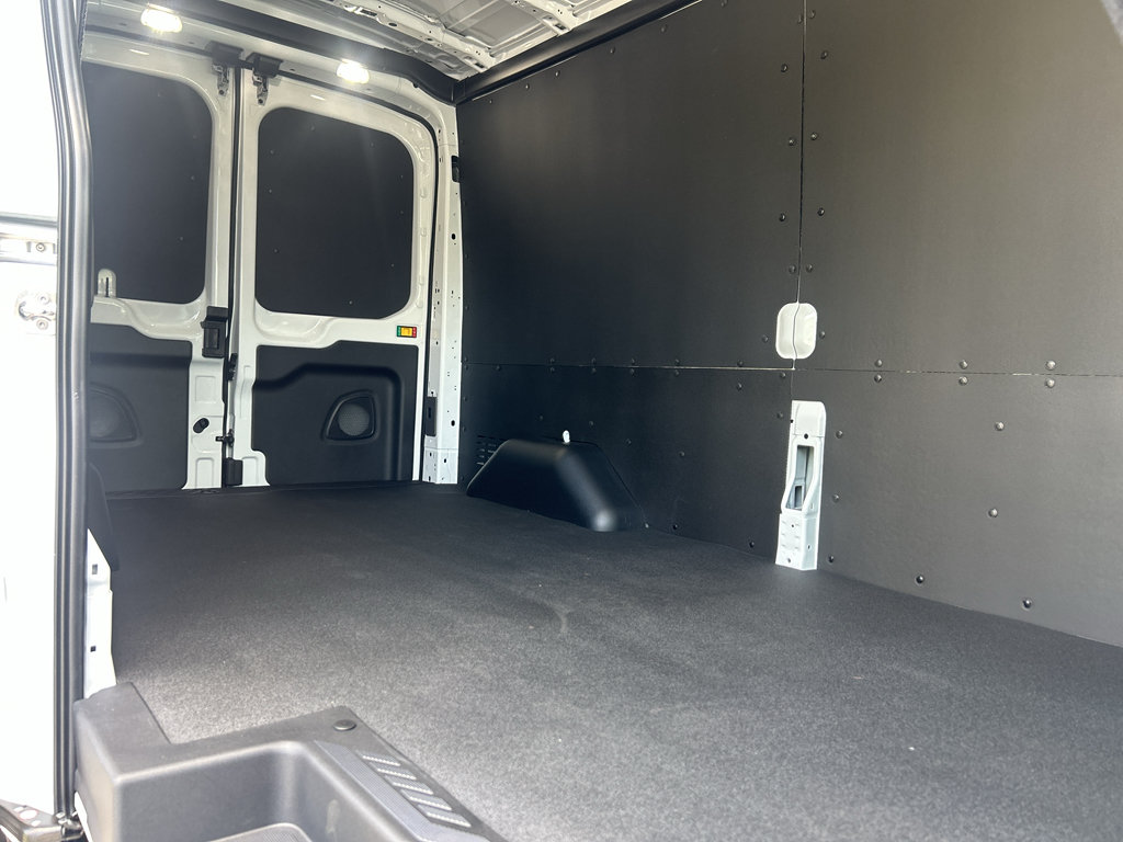 New 2026 Ford Transit 250 148 Medium Roof w/ Load Area Protection Package RWD image 10