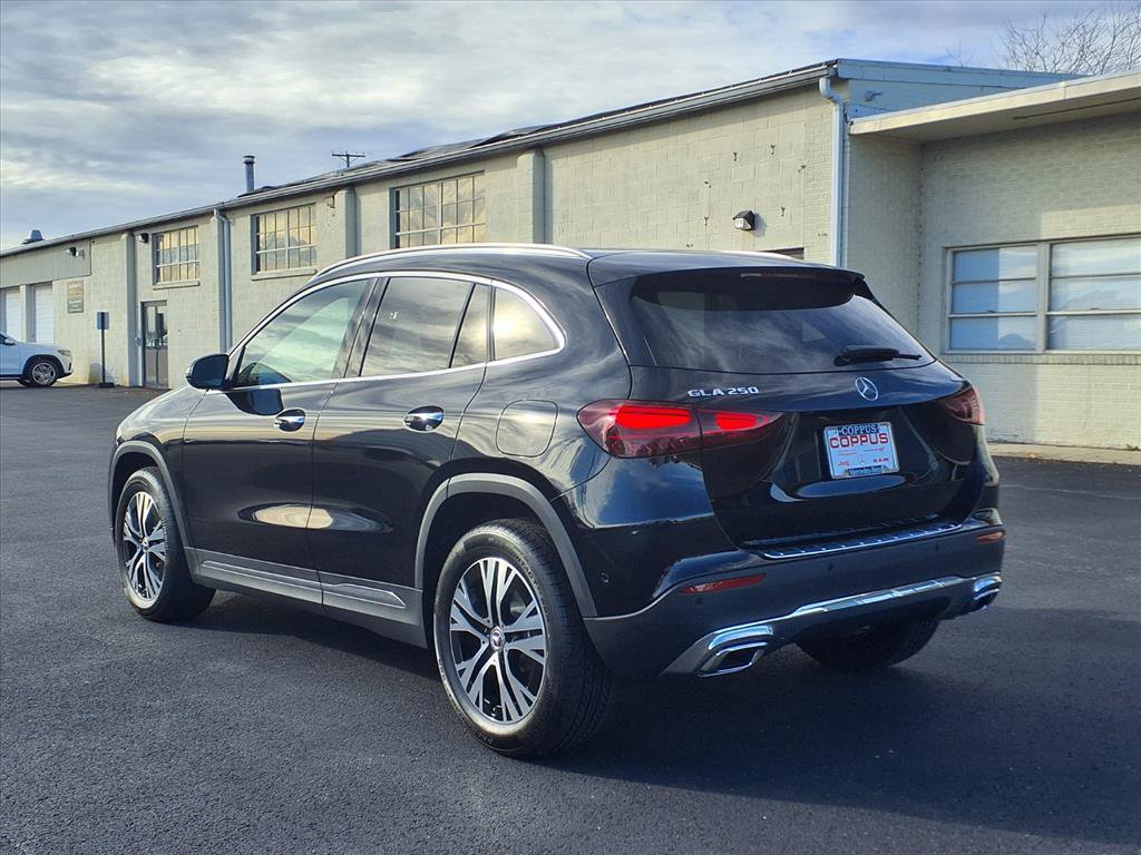 Used 2025 Mercedes-Benz GLA 250 4MATIC image 8