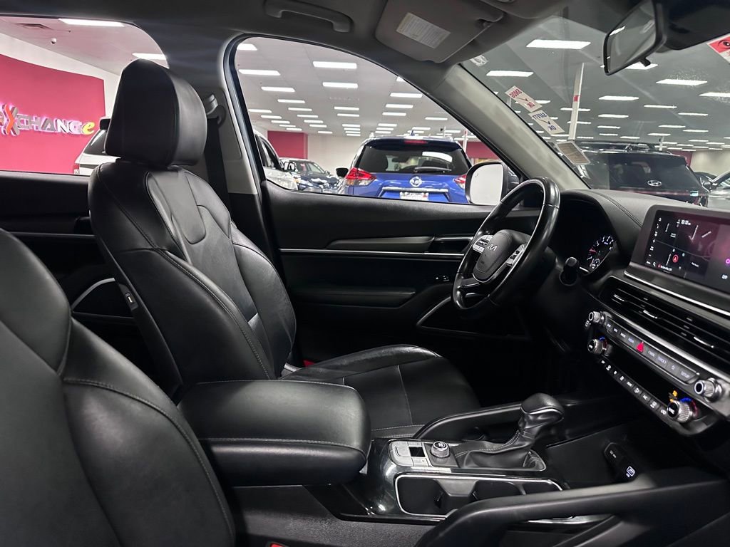 Used 2022 Kia Telluride LX image 30