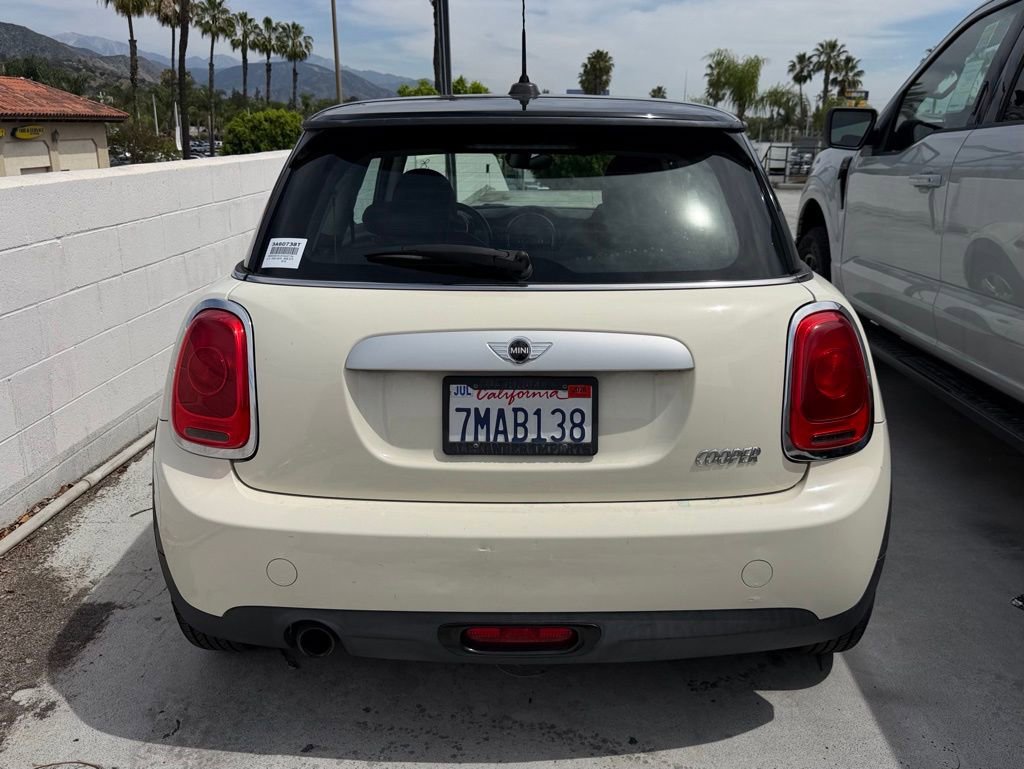 Used 2015 MINI Cooper 2-Door Hardtop image 4