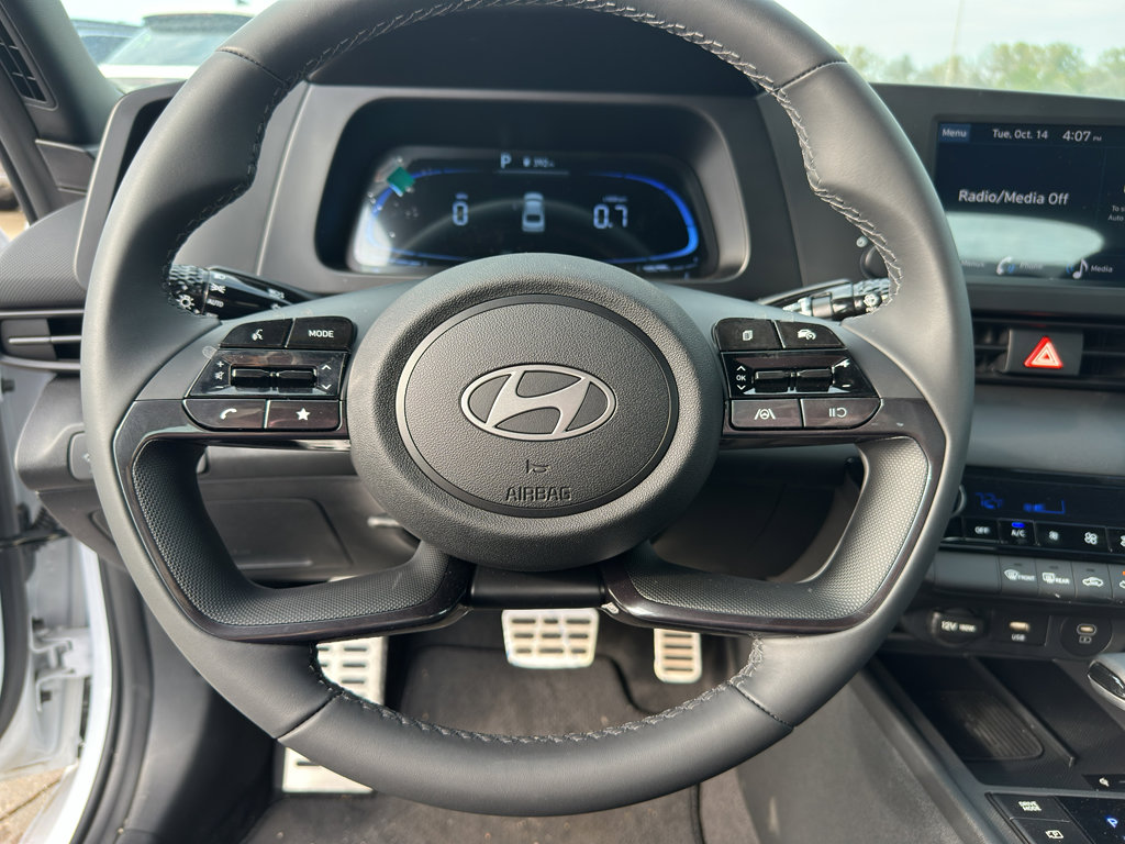 New 2025 Hyundai Elantra Sport image 14