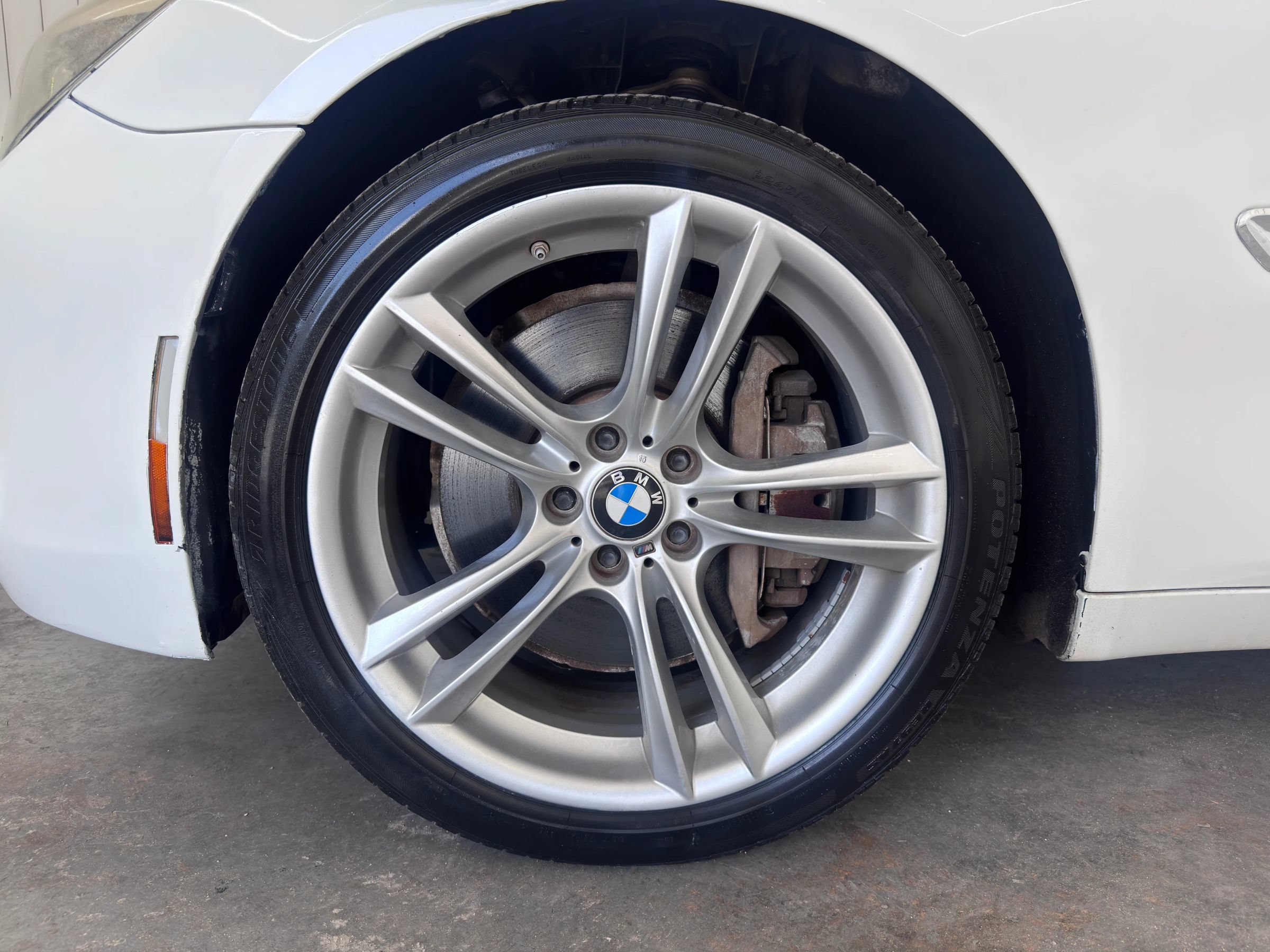 Used 2011 BMW 750i RWD image 13
