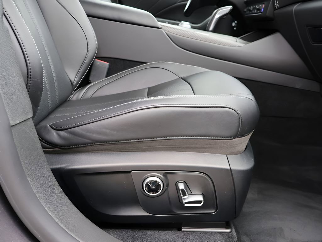 Used 2022 Maserati Levante Modena image 12