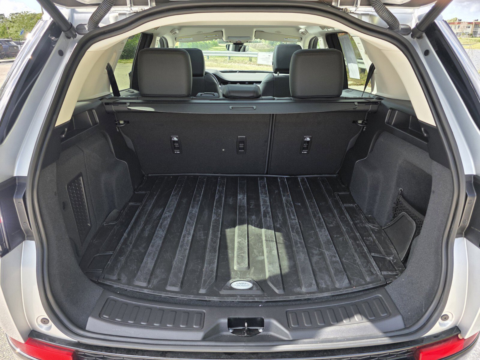 Certified 2025 Land Rover Discovery Sport S image 16