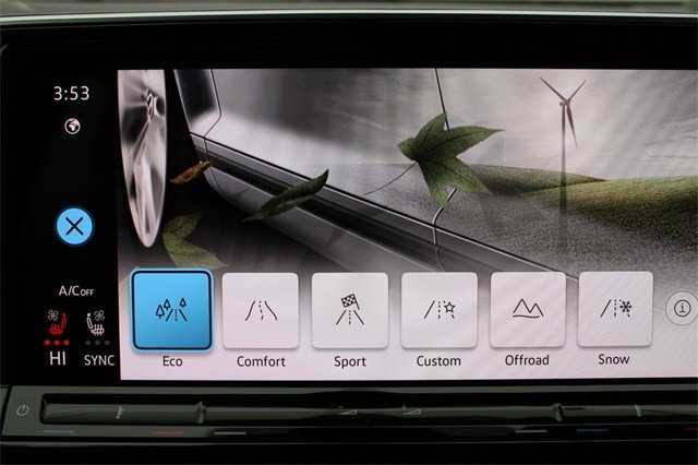 New 2025 Volkswagen Atlas SE image 32