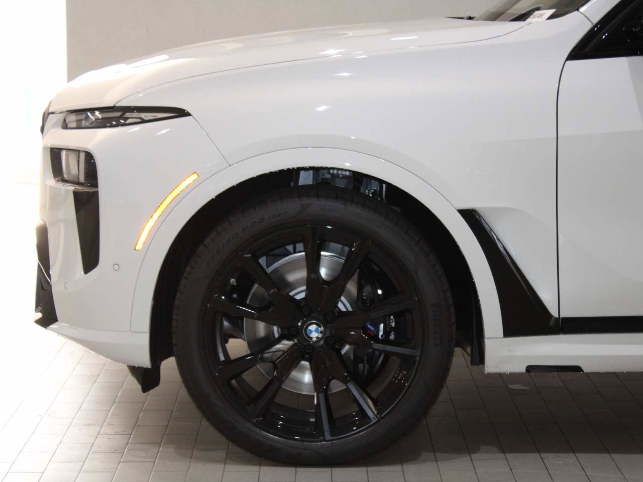 New 2026 BMW X7 M60i image 4