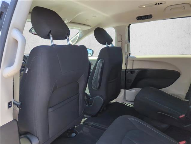 Used 2023 Chrysler Voyager LX FWD image 18