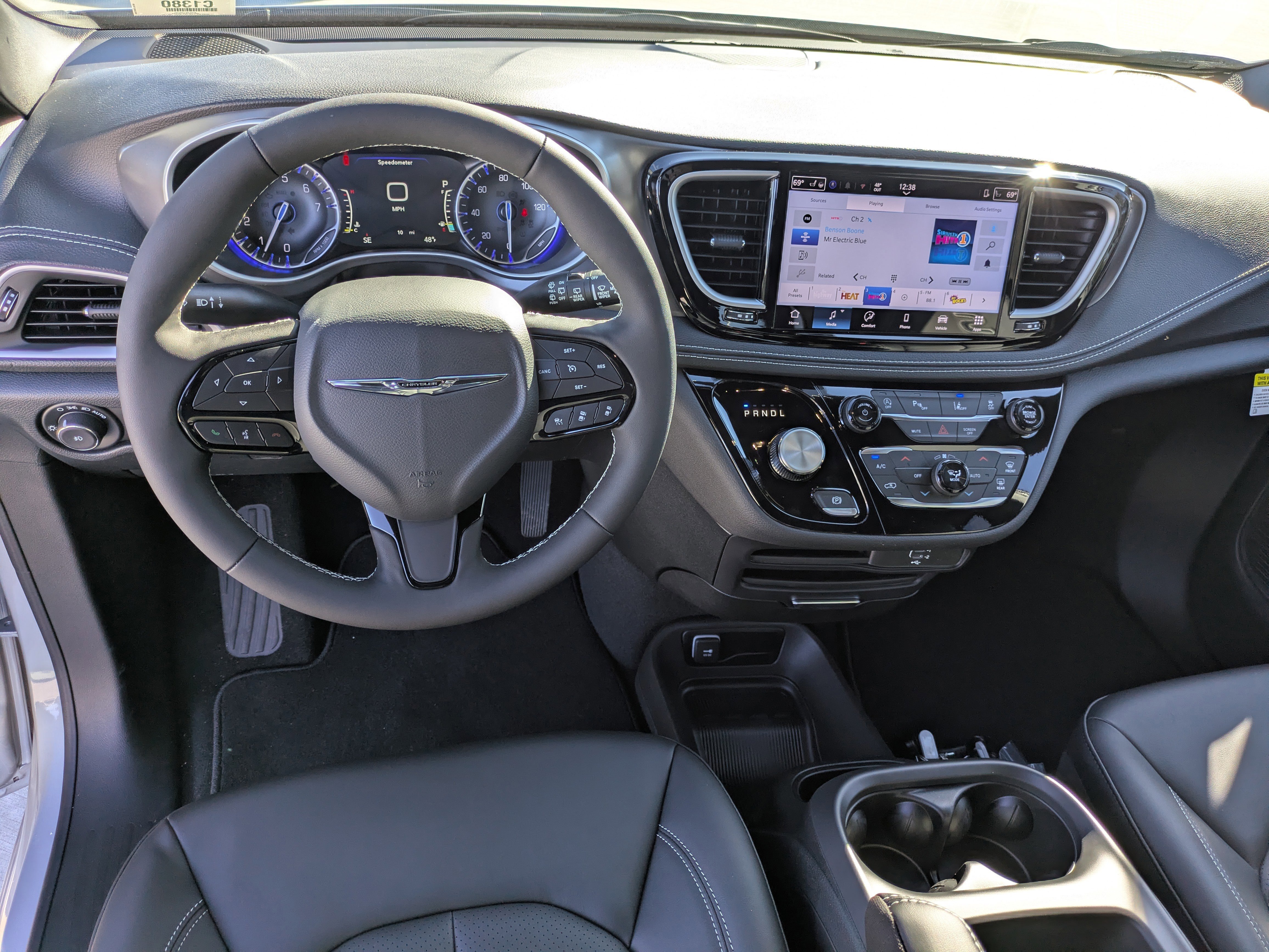 New 2026 Chrysler Pacifica Select image 15