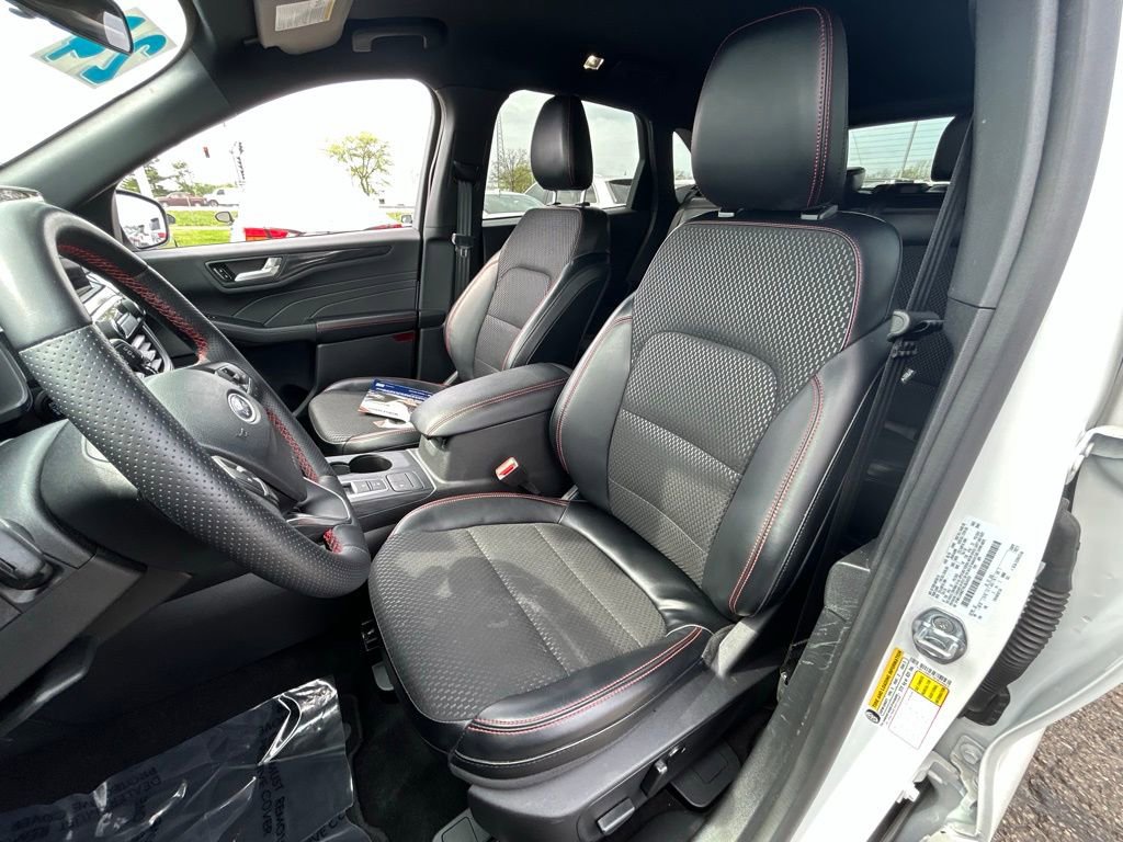 Certified 2024 Ford Escape ST-Line w/ Equipment Group 301A image 16