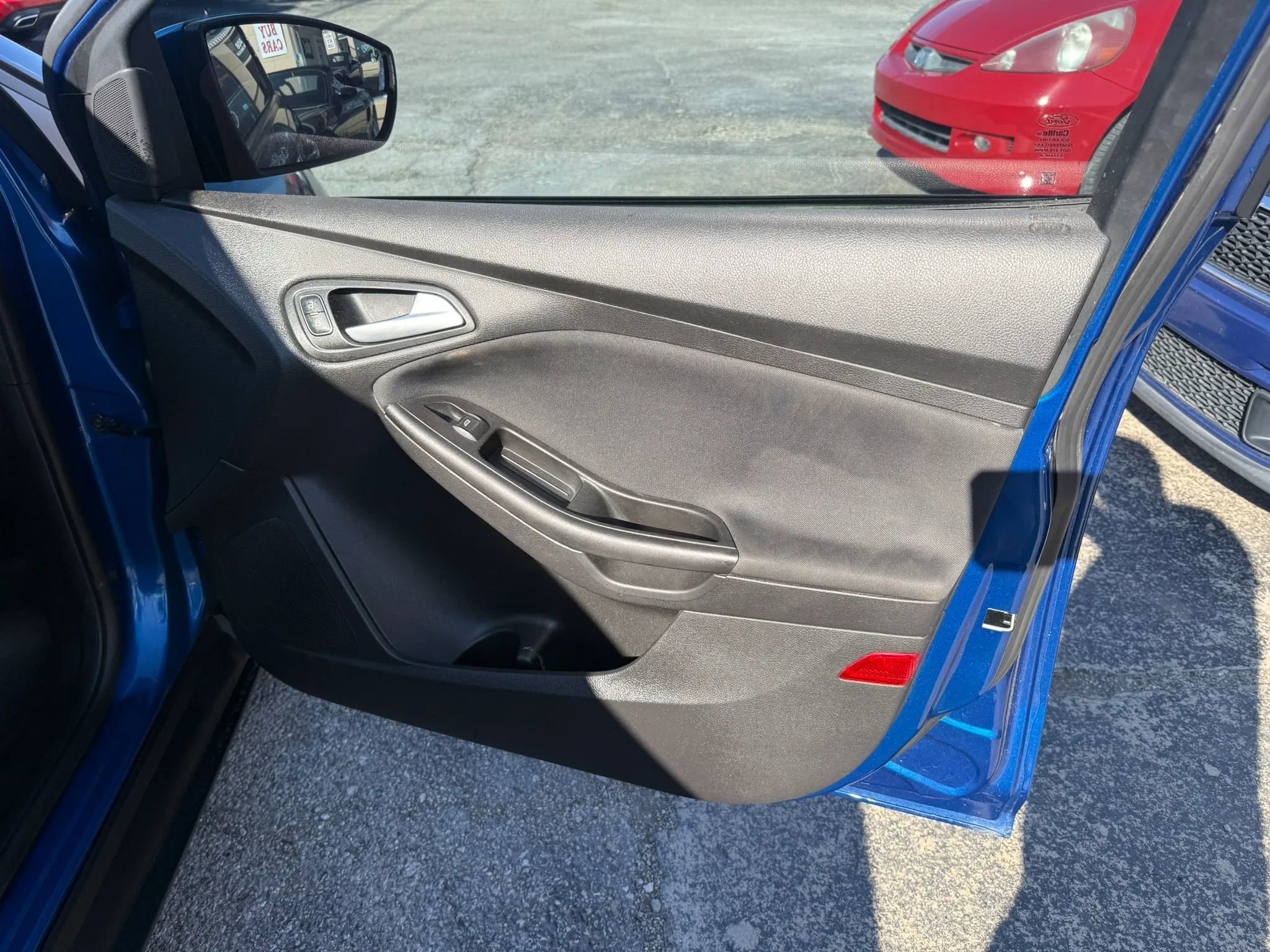 Used 2018 Ford Focus SE FWD image 20