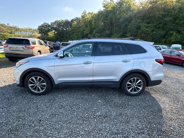 Used 2017 Hyundai Santa Fe SE AWD/4WD image 2