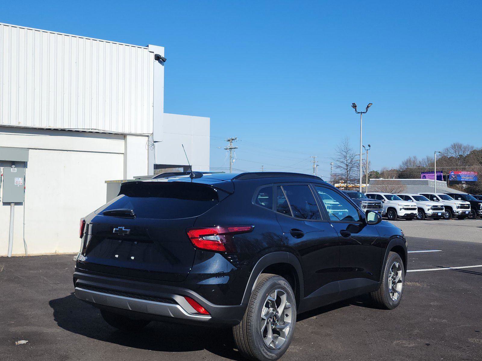 New 2026 Chevrolet Trax LT w/ LPO, Blackout Package image 5