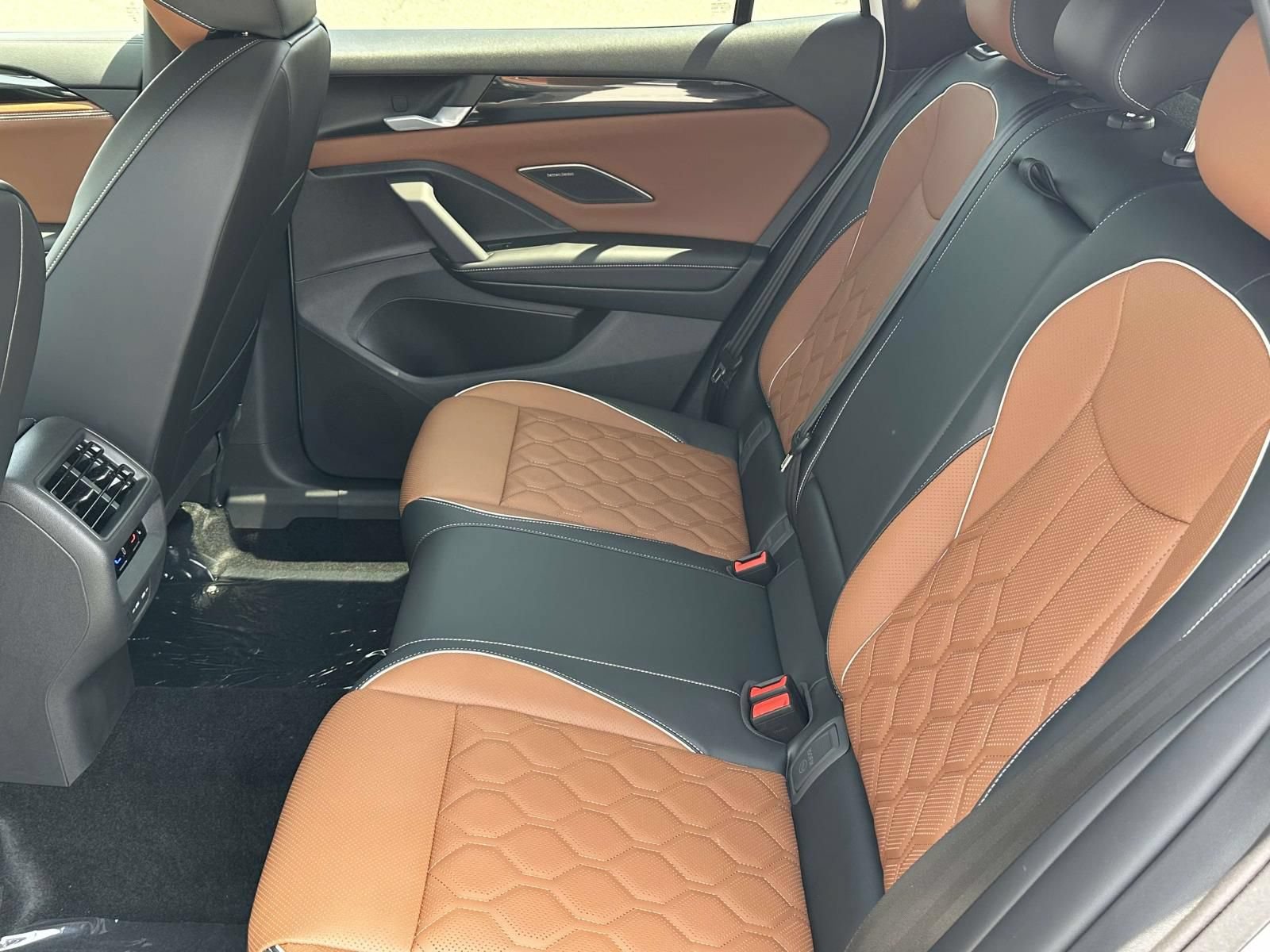 New 2026 Volkswagen Tiguan SEL R-Line AWD/4WD image 13