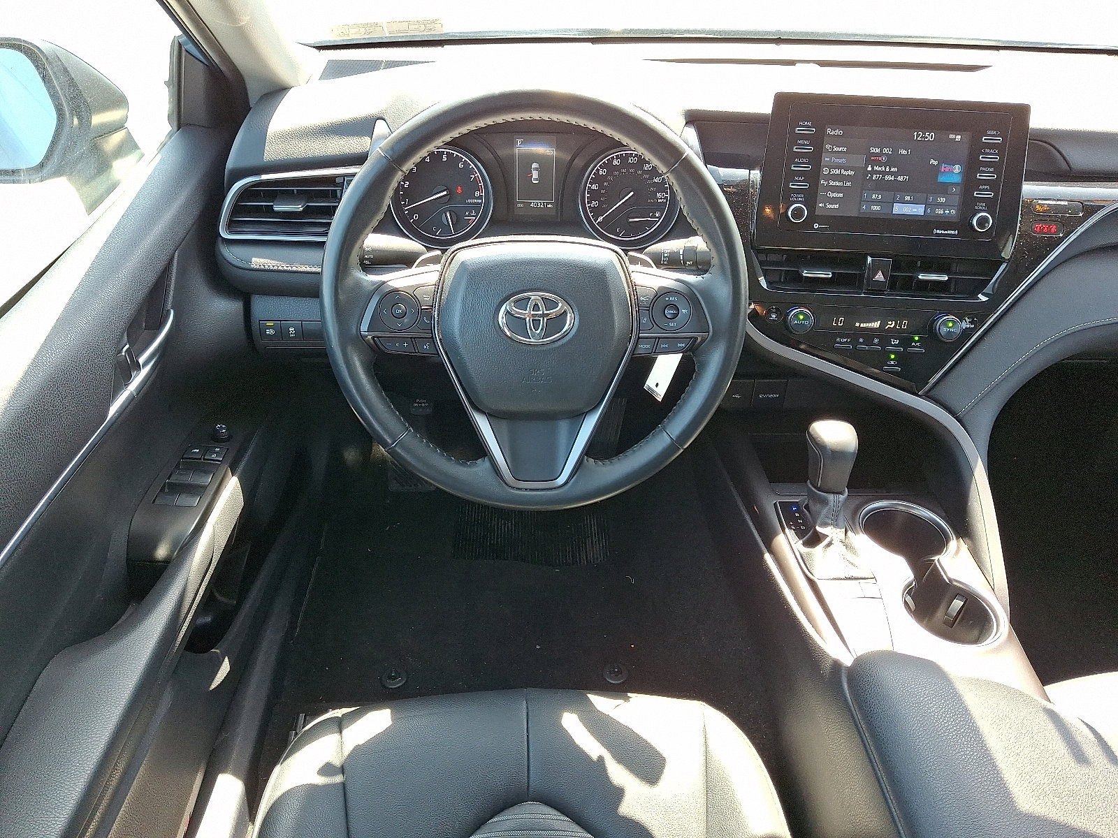 Used 2024 Toyota Camry SE FWD image 12