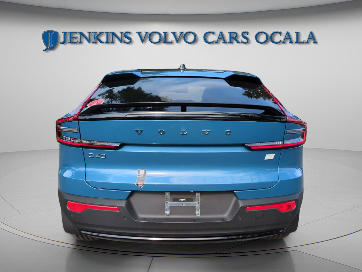 Used 2024 Volvo C40 Recharge Core w/ Climate Package image 7