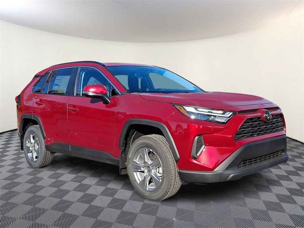 New 2025 Toyota RAV4 XLE video 1