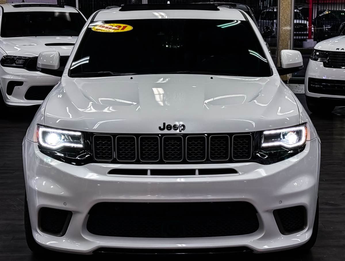 Used 2021 Jeep Grand Cherokee Trackhawk image 3