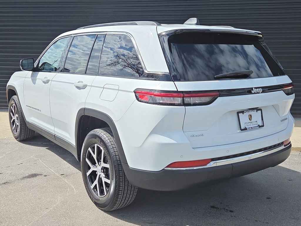 Used 2025 Jeep Grand Cherokee Limited AWD/4WD image 3
