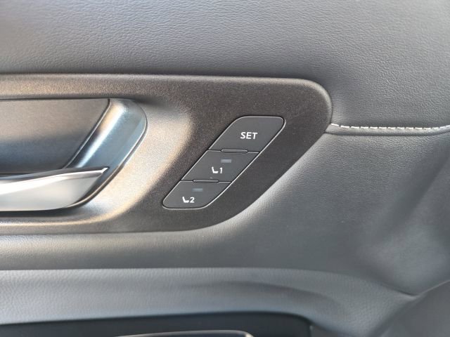 Used 2023 Nissan Pathfinder SL image 13