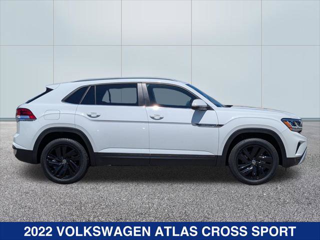 Used 2022 Volkswagen Atlas Cross Sport SE w/ Black Wheel Package AWD/4WD image 6