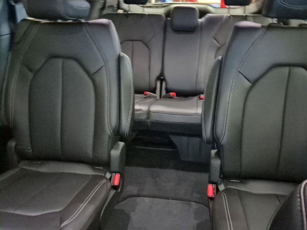New 2026 Chrysler Pacifica Select FWD image 19
