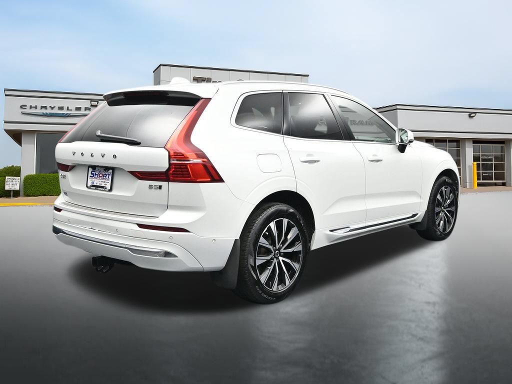 Used 2023 Volvo XC60 B5 Plus w/ Climate Package AWD/4WD image 5