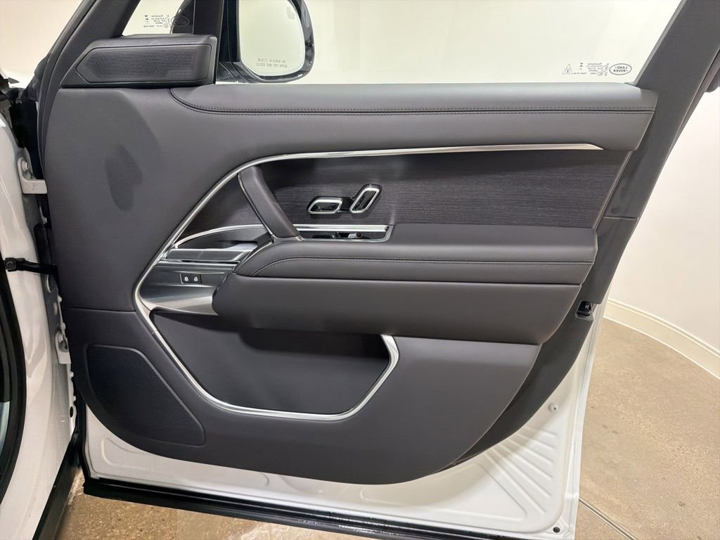 New 2026 Land Rover Range Rover SE image 23