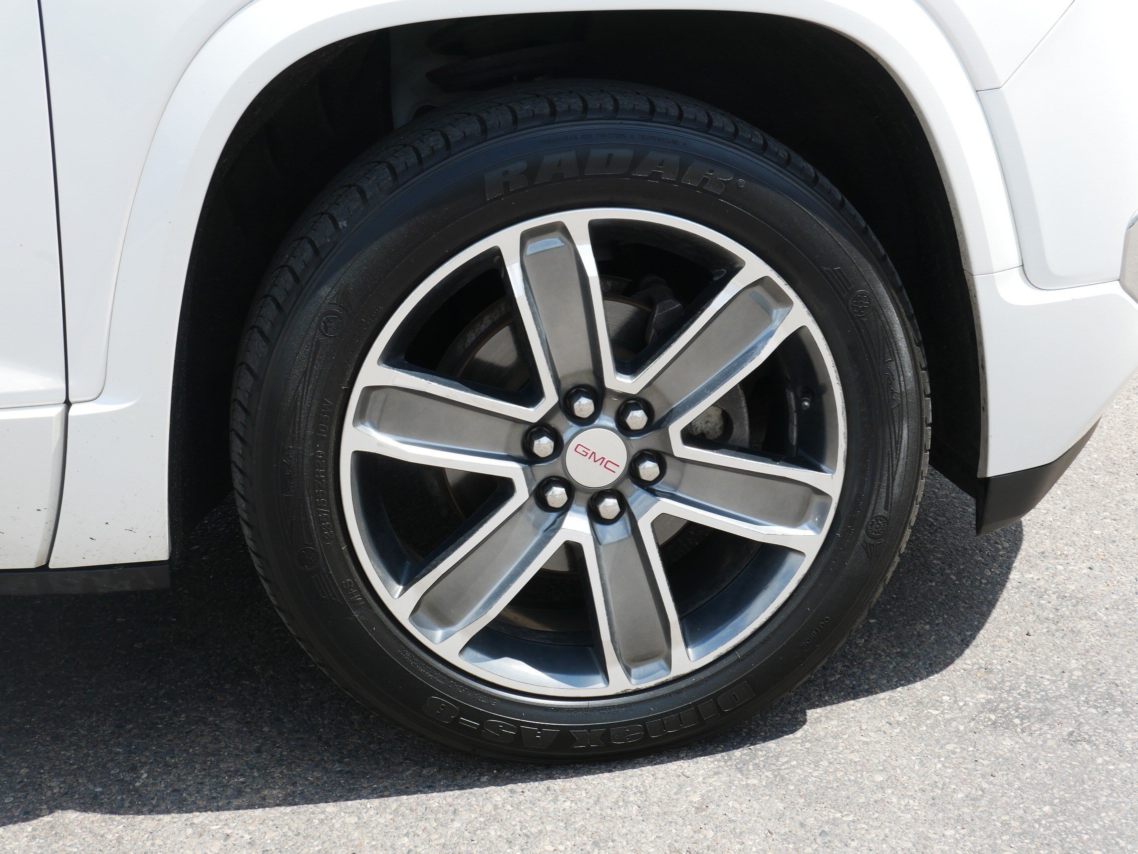 Used 2018 GMC Acadia Denali AWD/4WD image 15