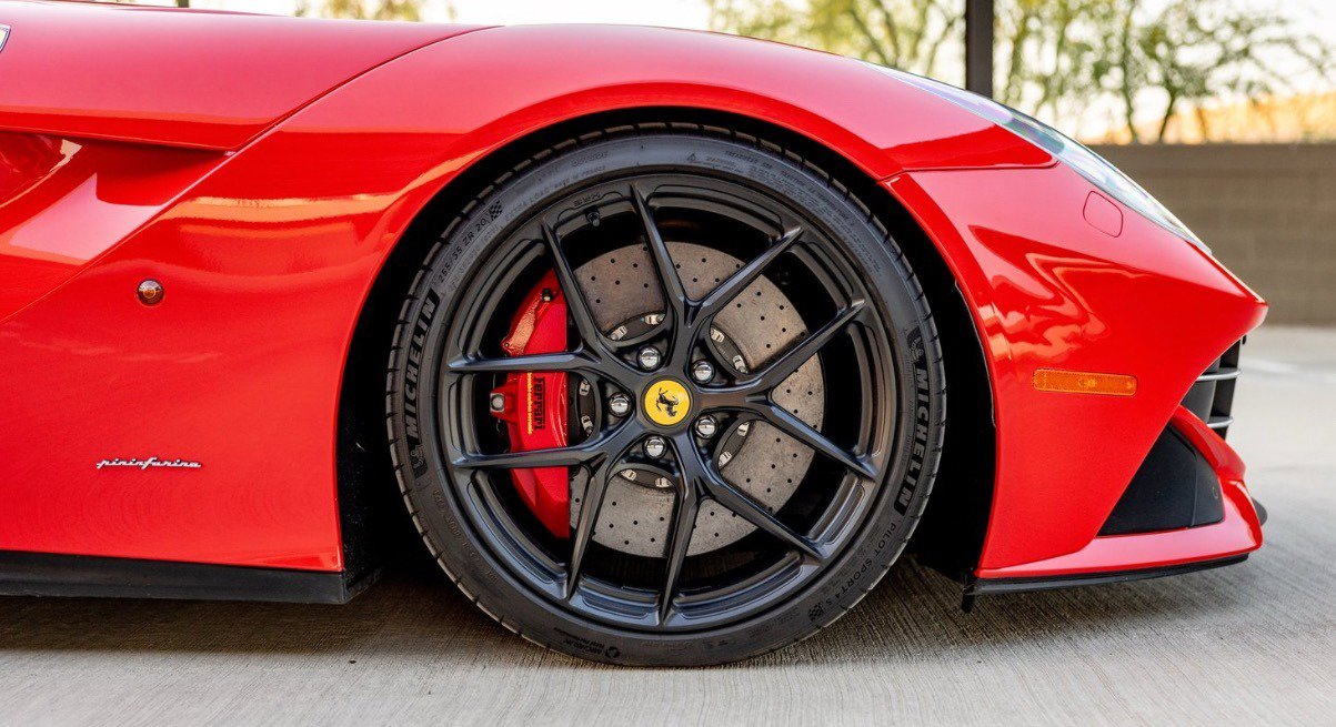 Used 2015 Ferrari F12 Berlinetta image 6