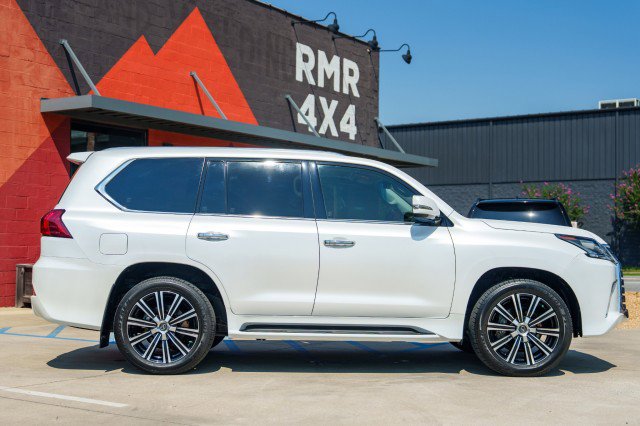 Used 2021 Lexus LX 570 4WD w/ 3rd Row & Luxury Pkg image 4