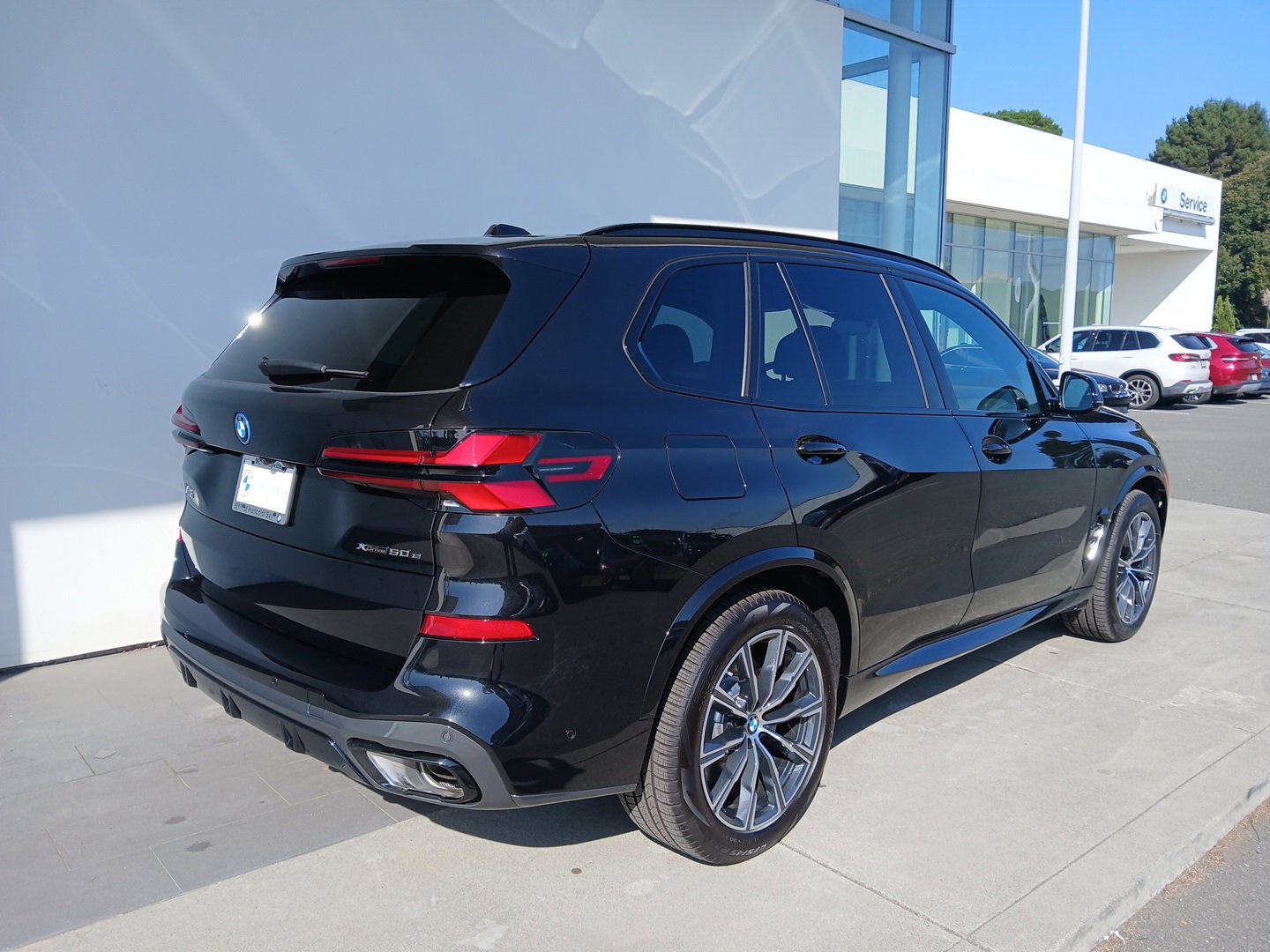 New 2026 BMW X5 xDrive50e w/ M Sport Package image 5