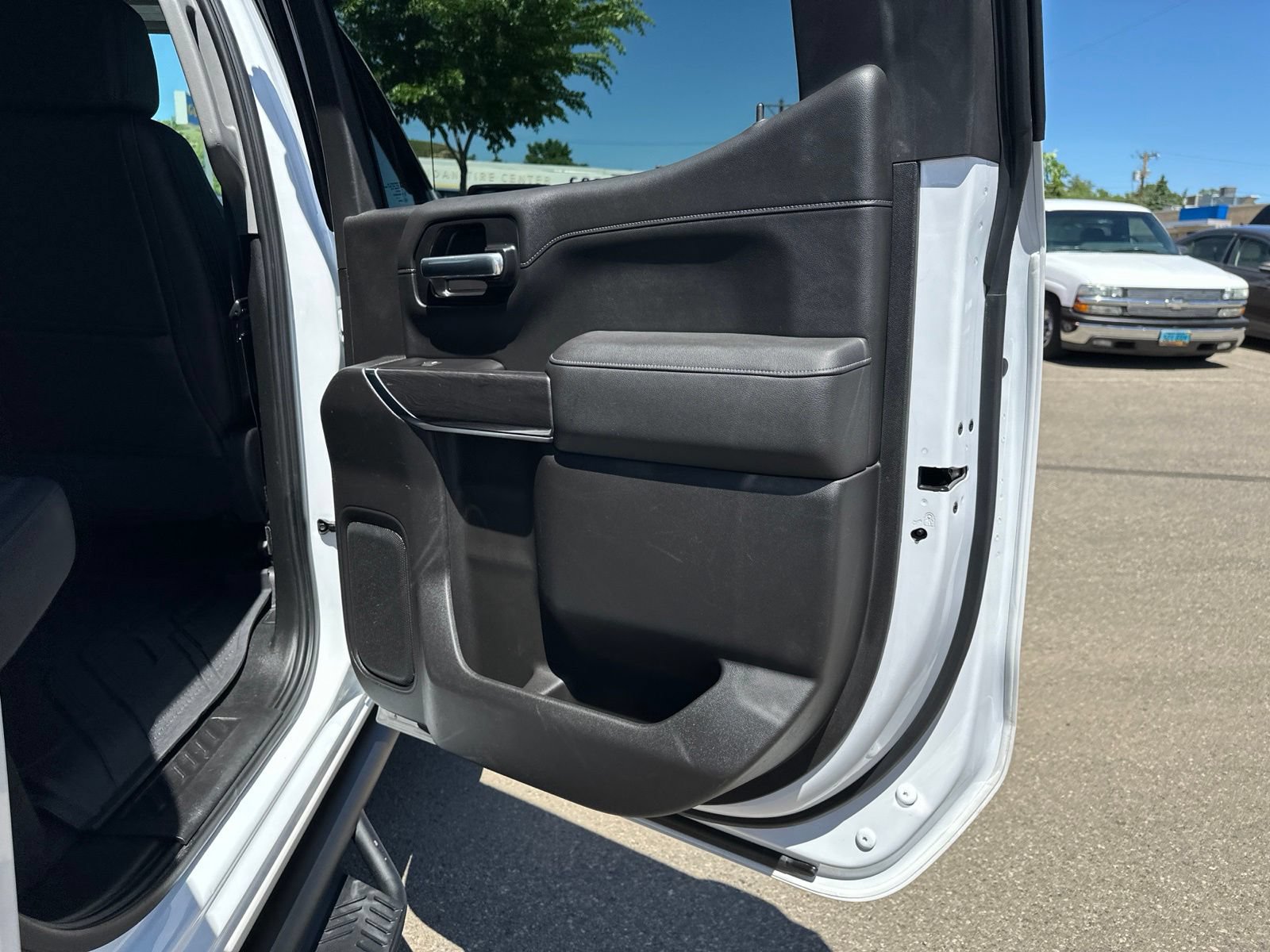 Used 2019 Chevrolet Silverado 1500 LTZ w/ LTZ Premium Package AWD/4WD image 35