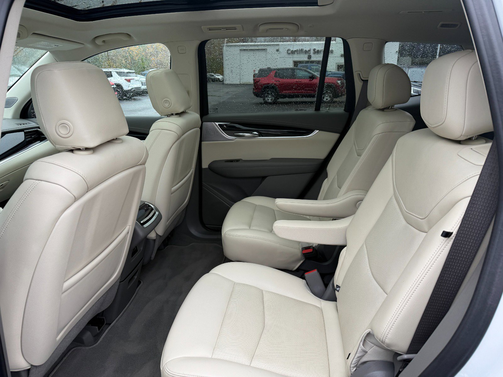 Used 2024 Cadillac XT6 Premium Luxury image 16