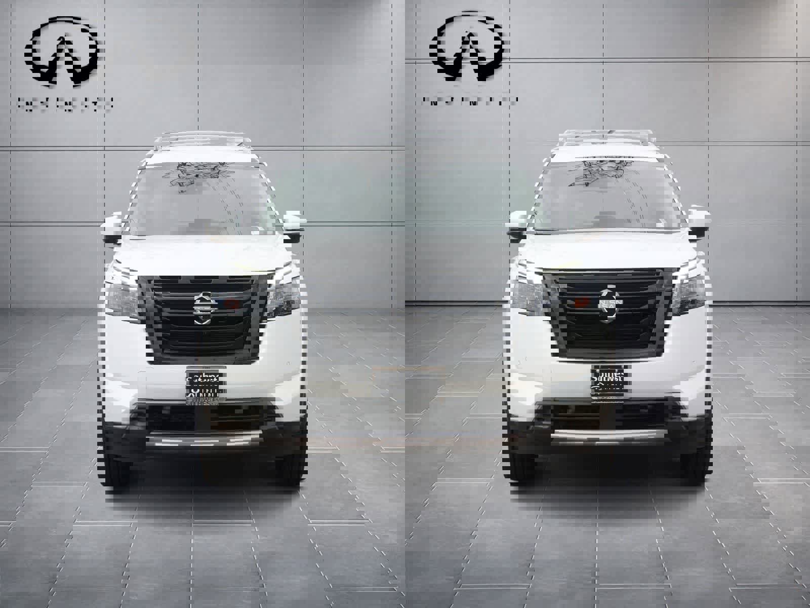 Used 2025 Nissan Pathfinder SL image 2