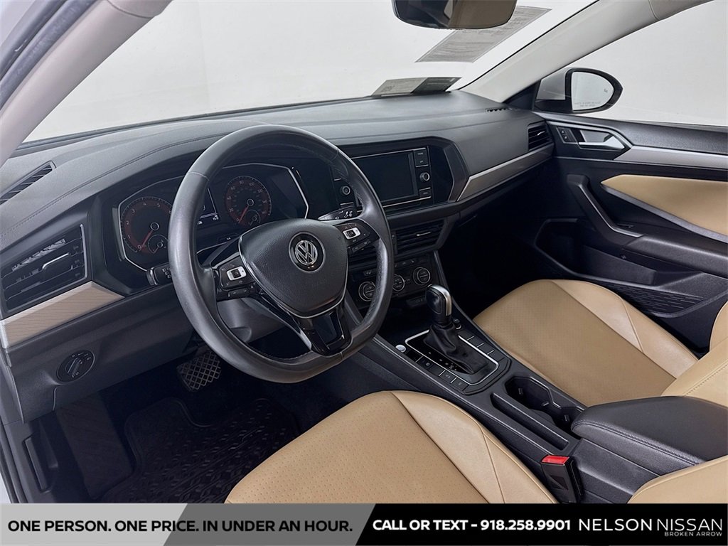 Used 2020 Volkswagen Jetta SE w/ SE Cold Weather Package image 9