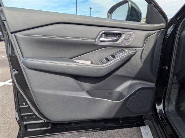 New 2026 Nissan Rogue Platinum image 13