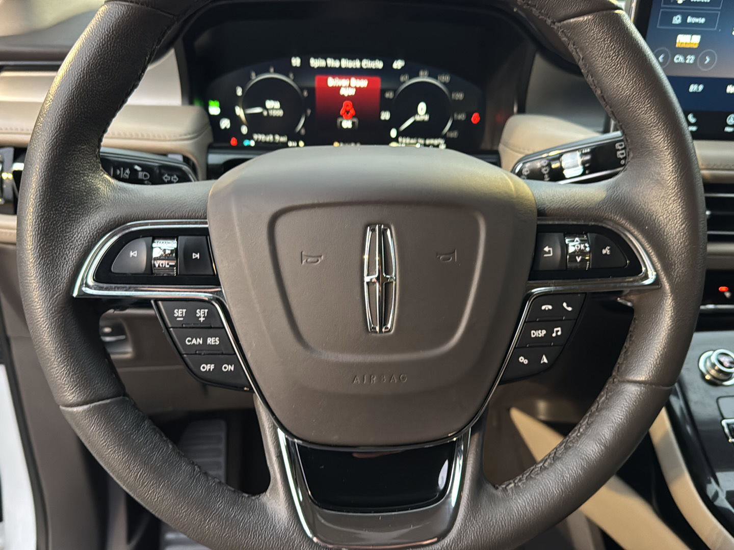 Used 2022 Lincoln Nautilus FWD w/ Premium Package image 17