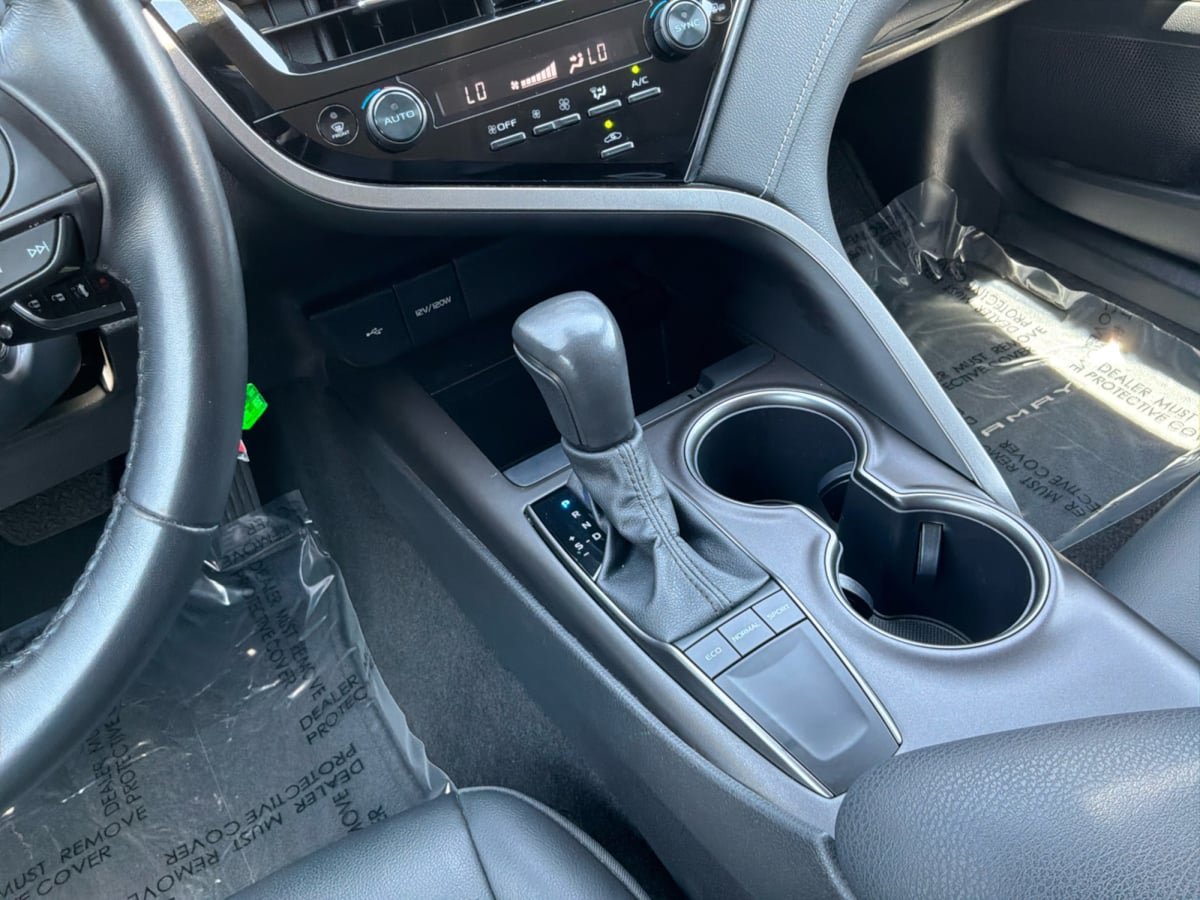 Used 2024 Toyota Camry SE FWD image 16