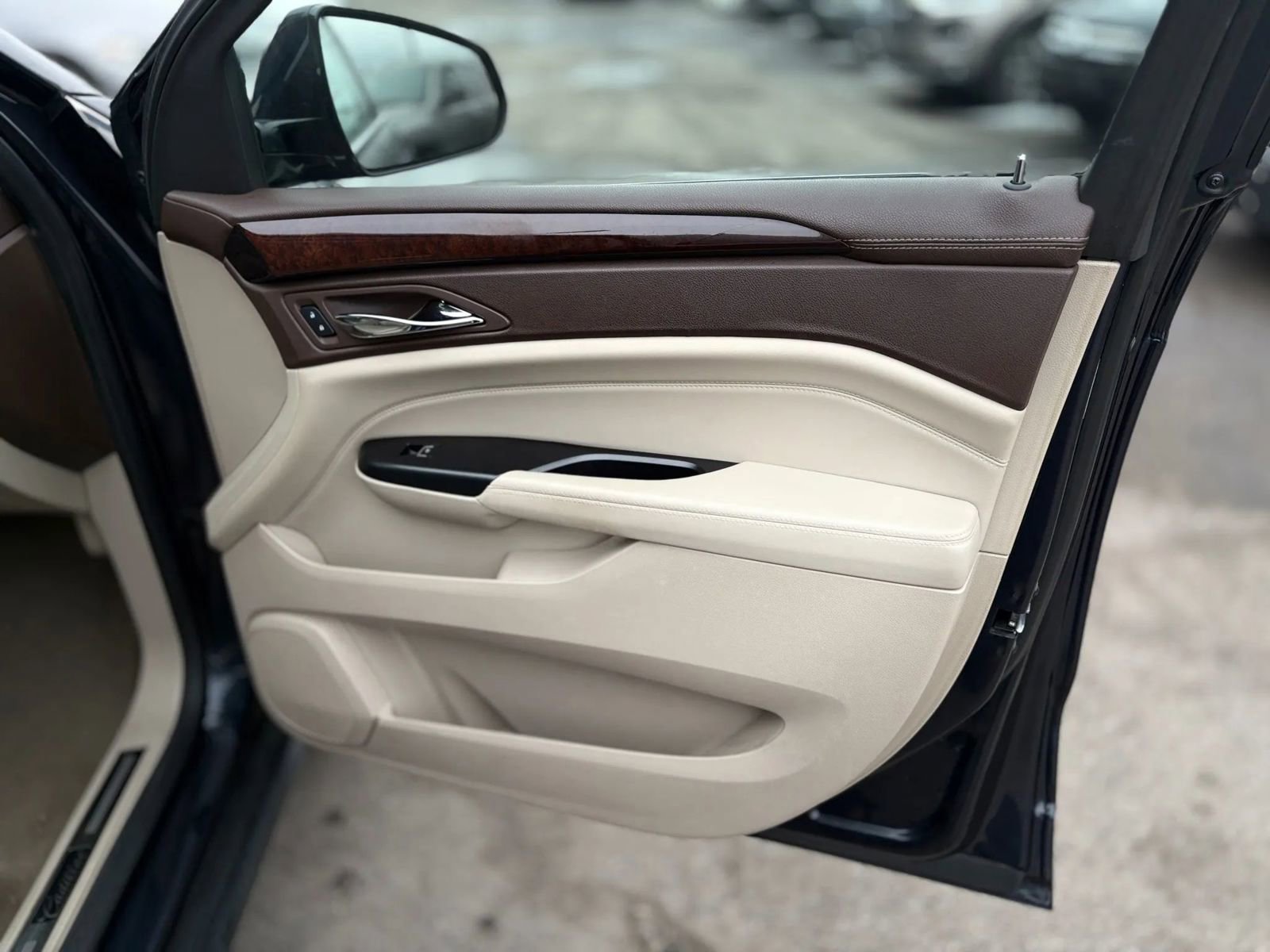 Used 2015 Cadillac SRX Premium w/ Driver Assist Package AWD/4WD image 14