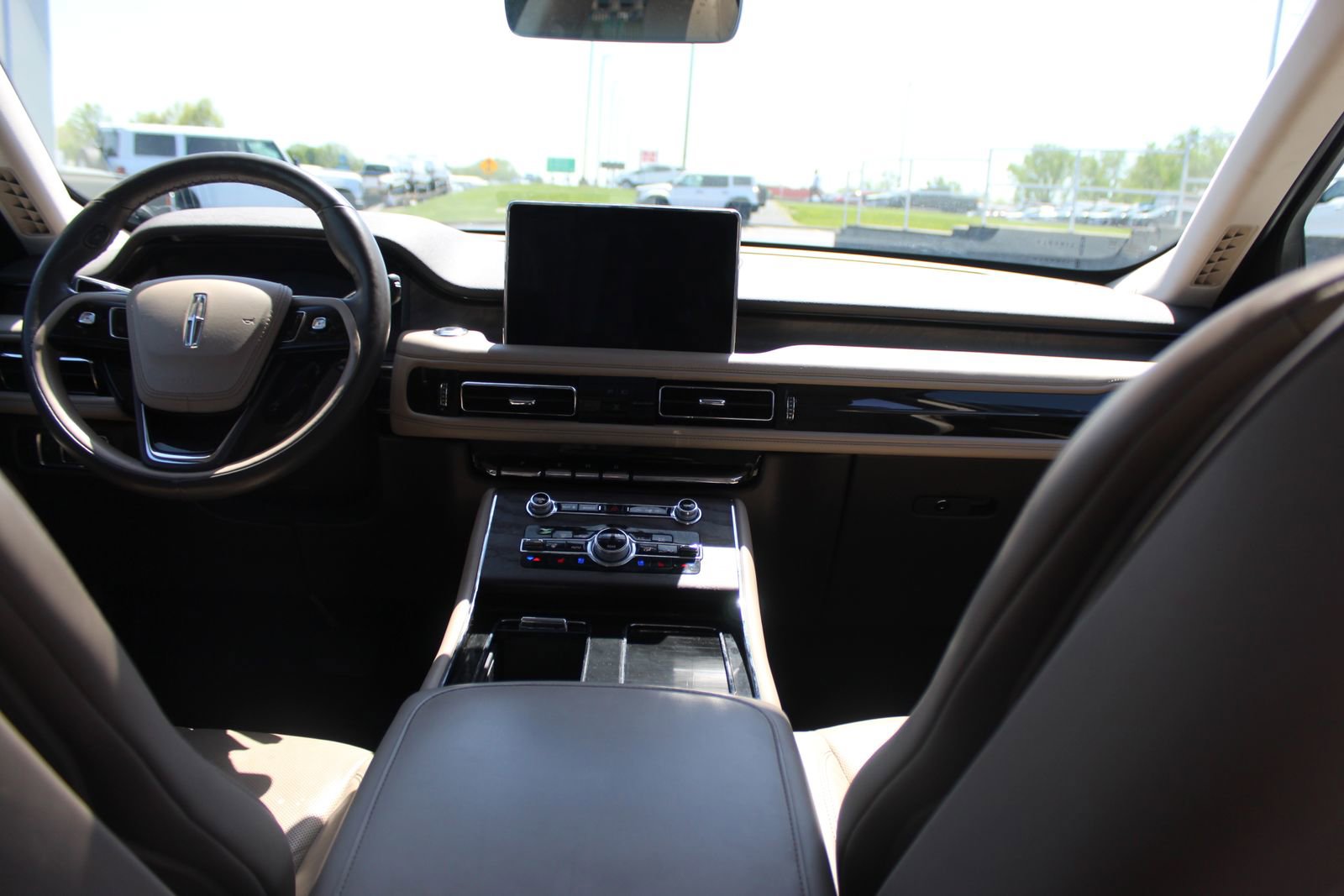 Used 2023 Lincoln Aviator Reserve w/ Equipment Group 201A AWD/4WD image 16