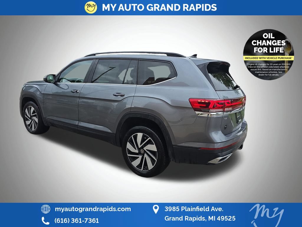 Used 2025 Volkswagen Atlas SE AWD/4WD image 5