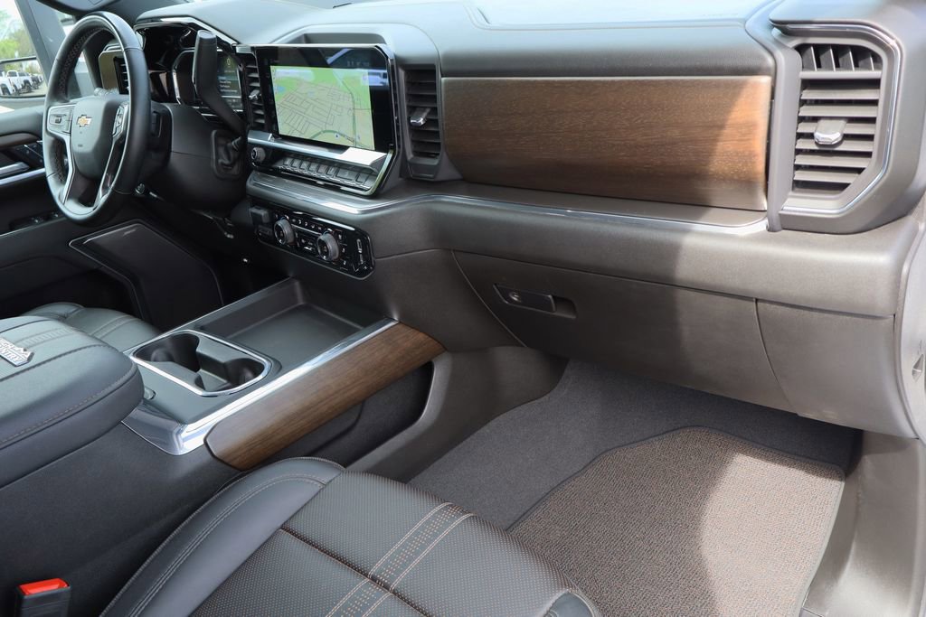 Certified 2025 Chevrolet Silverado 2500 High Country w/ Technology Package image 31