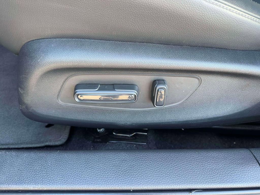 Used 2022 Honda Civic Touring image 17