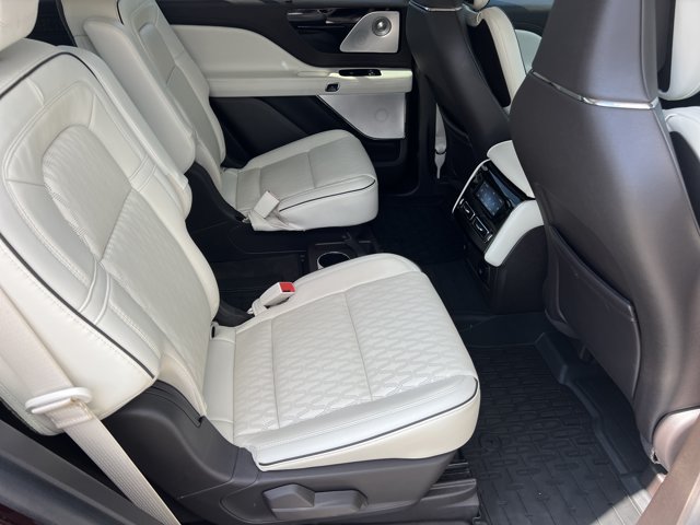 Used 2023 Lincoln Aviator Black Label w/ Dynamic Handling Package AWD/4WD image 16