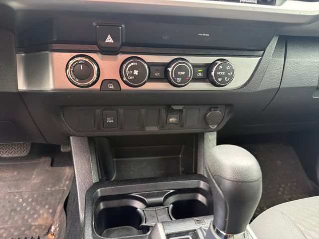 Used 2021 Toyota Tacoma SR5 w/ SR5 Appearance Package (SM) AWD/4WD image 19