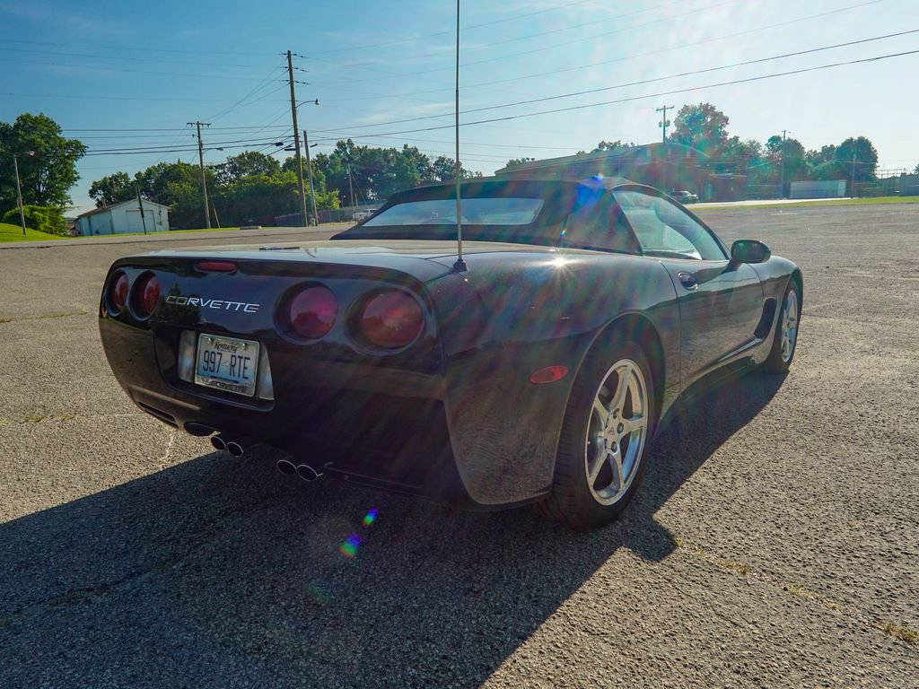 Used 2004 Chevrolet Corvette Convertible w/ Preferred Equipment Group RWD image 3